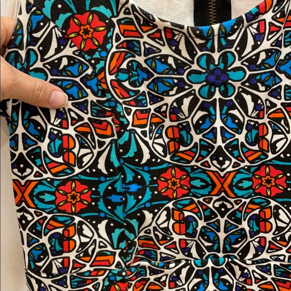 Abstract / Stained Glass Patterned Dress - Picture 2 of 4